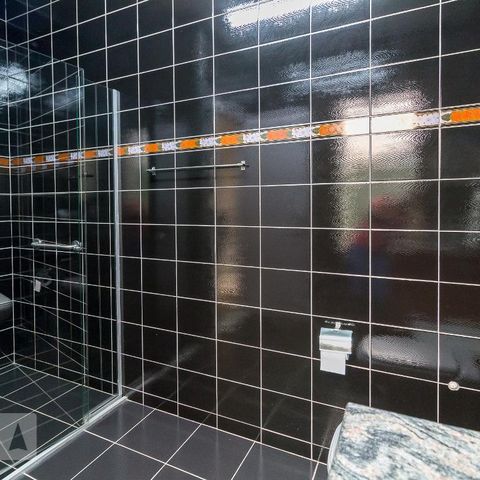Casa à venda com 326m², 3 quartos e 6 vagasBanheiro quarto 3 suíte