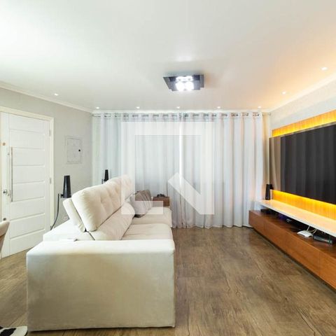 Casa à venda com 200m², 3 quartos e 6 vagasSala