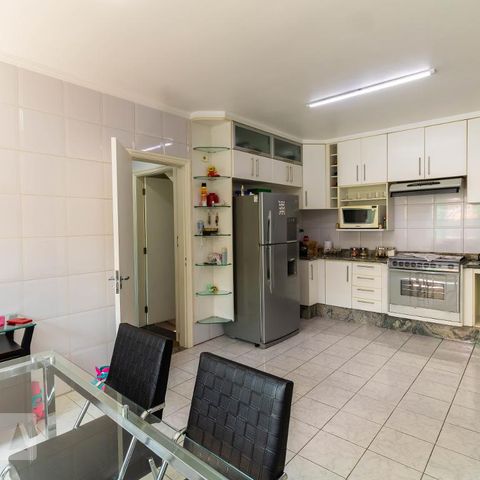 Casa à venda com 200m², 3 quartos e 6 vagasCozinha