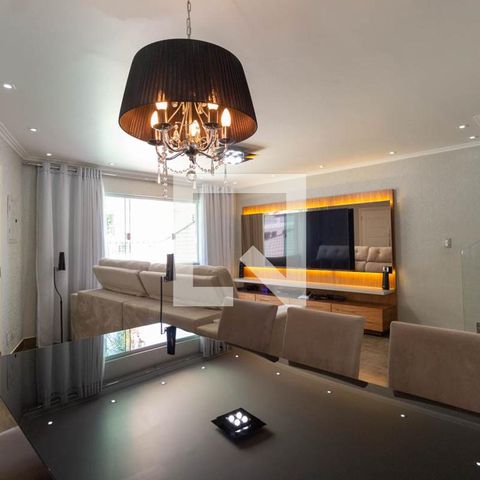 Casa à venda com 200m², 3 quartos e 6 vagasSala