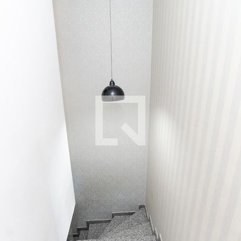 Casa à venda com 200m², 3 quartos e 6 vagasEscada 