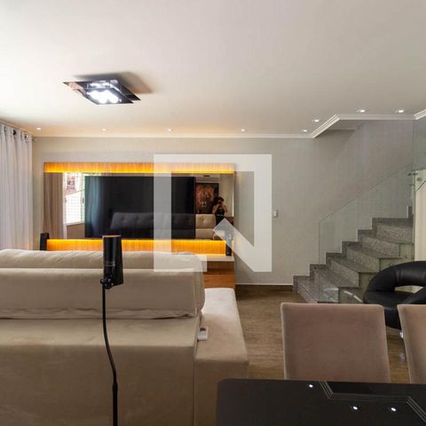 Casa à venda com 200m², 3 quartos e 6 vagasSala