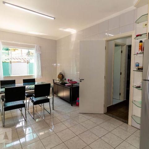 Casa à venda com 200m², 3 quartos e 6 vagasCozinha