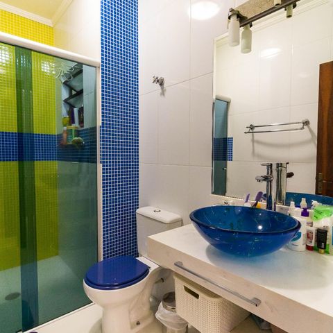 Casa à venda com 200m², 3 quartos e 6 vagasBanheiro da Suíte 1