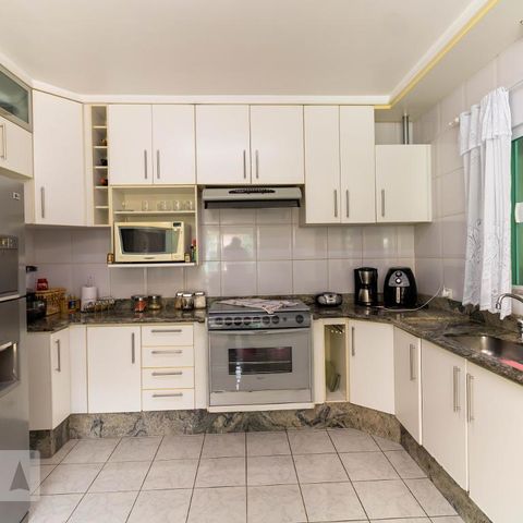 Casa à venda com 200m², 3 quartos e 6 vagasCozinha