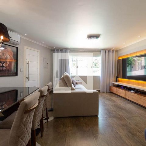 Casa à venda com 200m², 3 quartos e 6 vagasSala
