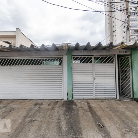 Casa para alugar com 120m², 2 quartos e 3 vagasFachada