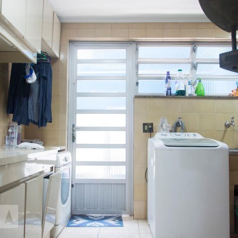 Casa à venda com 354m², 3 quartos e 3 vagasArea de serviço
