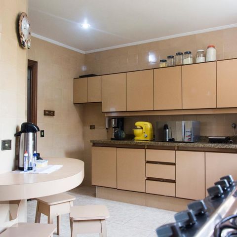 Casa à venda com 354m², 3 quartos e 3 vagasCozinha