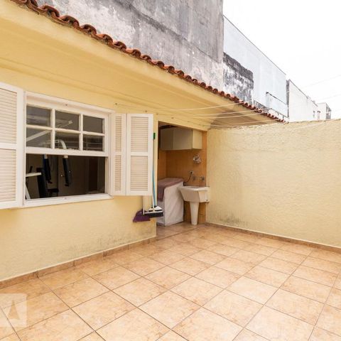 Casa à venda com 165m², 3 quartos e 2 vagasquintal dos fundos