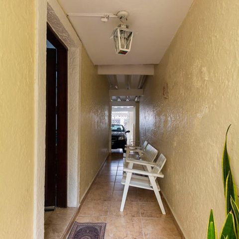 Casa à venda com 165m², 3 quartos e 2 vagasHall de entrada