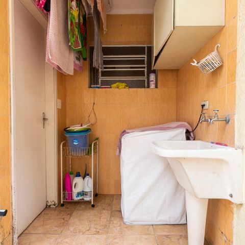 Casa à venda com 165m², 3 quartos e 2 vagasÁrea de Serviço