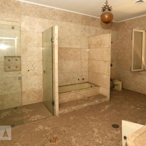 Casa à venda com 900m², 4 quartos e 4 vagasBanheiro