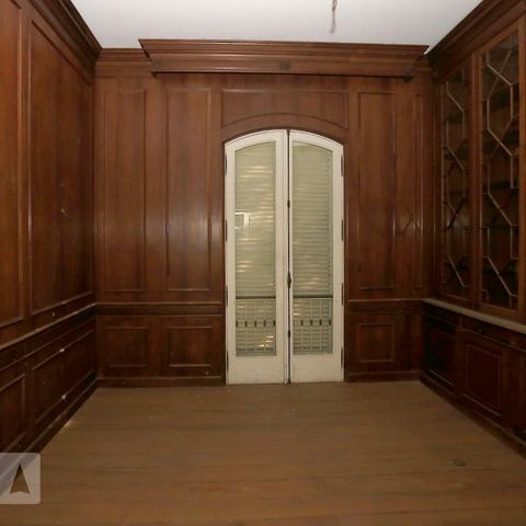Casa à venda com 900m², 4 quartos e 4 vagasEscritório