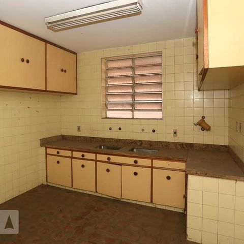 Casa à venda com 900m², 4 quartos e 4 vagasCozinha
