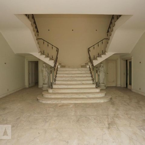 Casa à venda com 900m², 4 quartos e 4 vagasHall de Entrada
