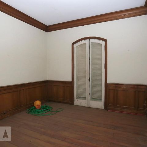 Casa à venda com 900m², 4 quartos e 4 vagasSala