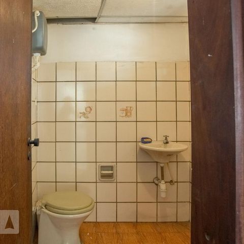 Casa à venda com 400m², 6 quartos e 2 vagasBanheiro