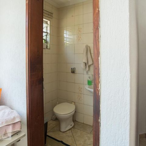 Casa à venda com 400m², 6 quartos e 2 vagasBanheiro