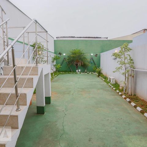 Casa à venda com 192m², 3 quartos e 4 vagasQuintal
