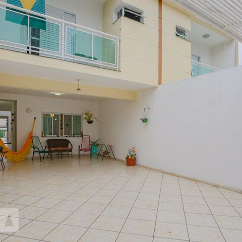 Casa à venda com 192m², 3 quartos e 4 vagasGaragem