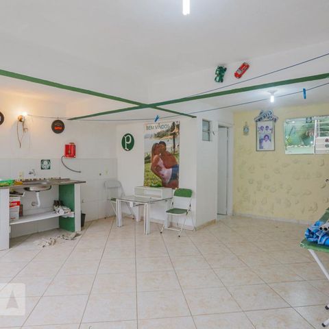 Casa à venda com 192m², 3 quartos e 4 vagasSalão de Festas