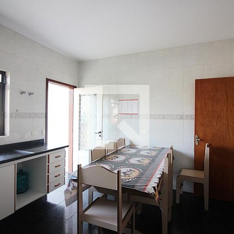 Casa para alugar com 330m², 8 quartos e 5 vagasCozinha