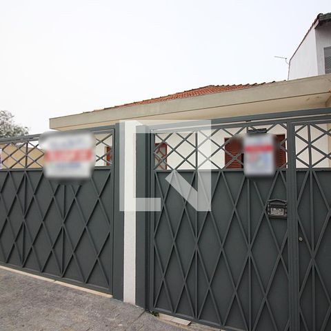 Casa para alugar com 330m², 8 quartos e 5 vagasFachada