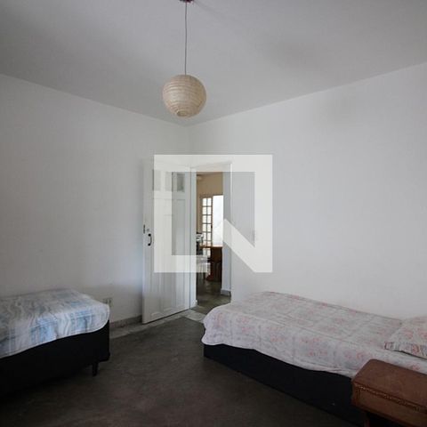 Casa para alugar com 330m², 8 quartos e 5 vagasQuarto 1 casa 2
