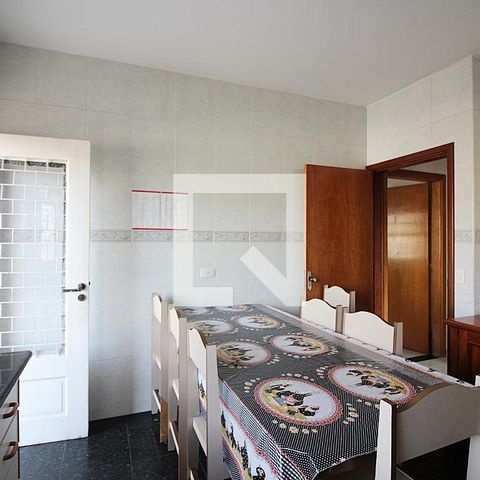 Casa para alugar com 330m², 8 quartos e 5 vagasCozinha