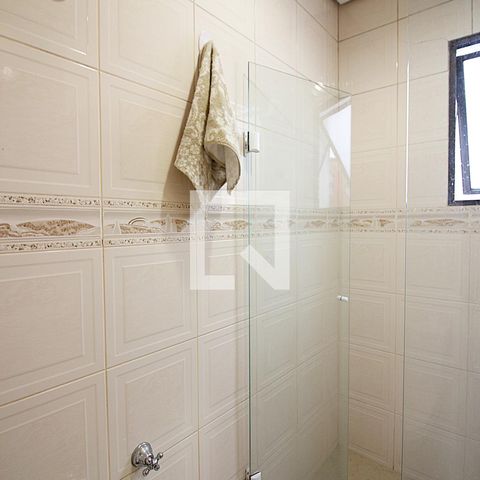 Casa para alugar com 330m², 8 quartos e 5 vagasBanheiro da Suíte