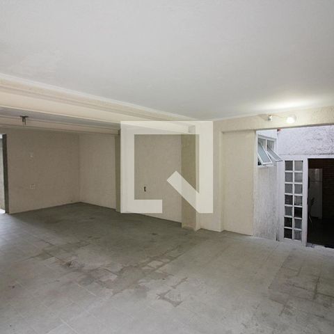 Casa para alugar com 330m², 8 quartos e 5 vagasGaragem casa 2