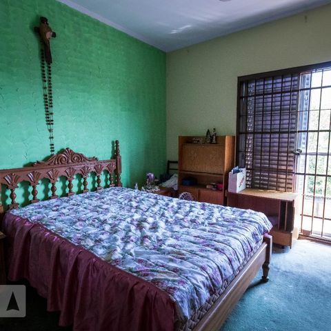Casa à venda com 184m², 3 quartos e 4 vagasQuarto Suíte