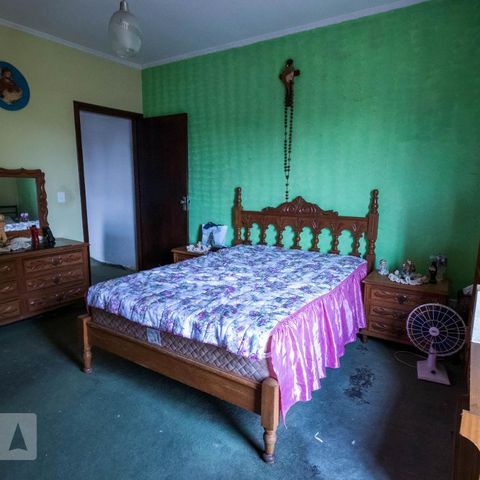 Casa à venda com 184m², 3 quartos e 4 vagasQuarto Suíte