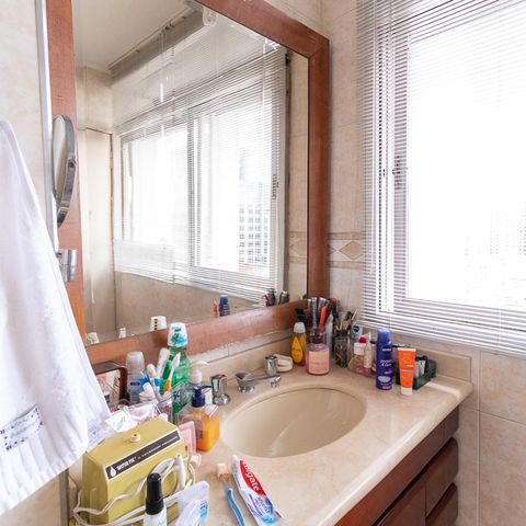 Apartamento à venda com 352m², 4 quartos e 2 vagasBanheiro da suíte