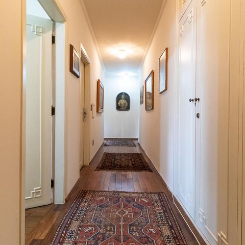 Apartamento à venda com 352m², 4 quartos e 2 vagasCorredor