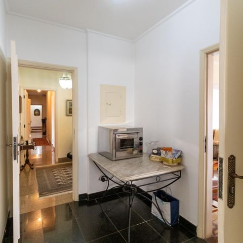 Apartamento à venda com 352m², 4 quartos e 2 vagasHall - acesso a copa e sala de jantar