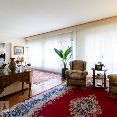 Apartamento à venda com 352m², 4 quartos e 2 vagasSala