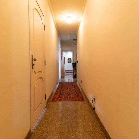Apartamento à venda com 352m², 4 quartos e 2 vagasCorredor
