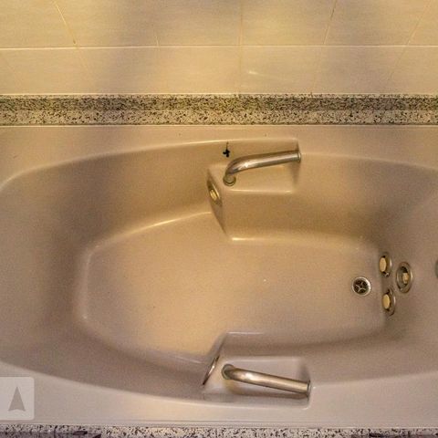 Apartamento à venda com 330m², 4 quartos e 4 vagasCobertura - Banheiro 4