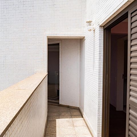 Apartamento à venda com 330m², 4 quartos e 4 vagasCobertura - Varanda