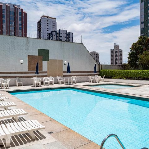 Apartamento à venda com 330m², 4 quartos e 4 vagasÁrea comum - Piscina