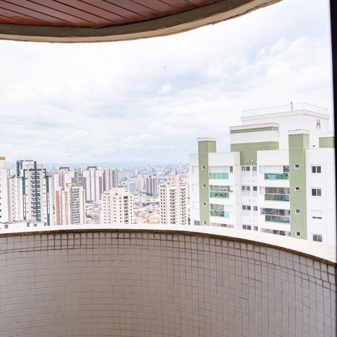Apartamento à venda com 330m², 4 quartos e 4 vagasVaranda da suíte 1