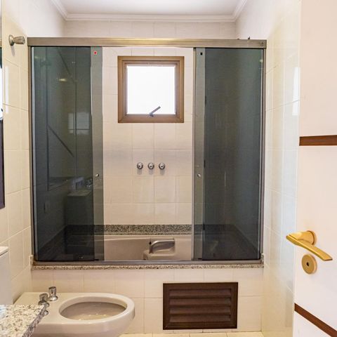 Apartamento à venda com 330m², 4 quartos e 4 vagasCobertura - Banheiro 4