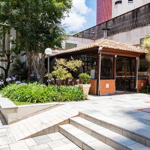 Apartamento à venda com 330m², 4 quartos e 4 vagasÁrea comum - Churrasqueira