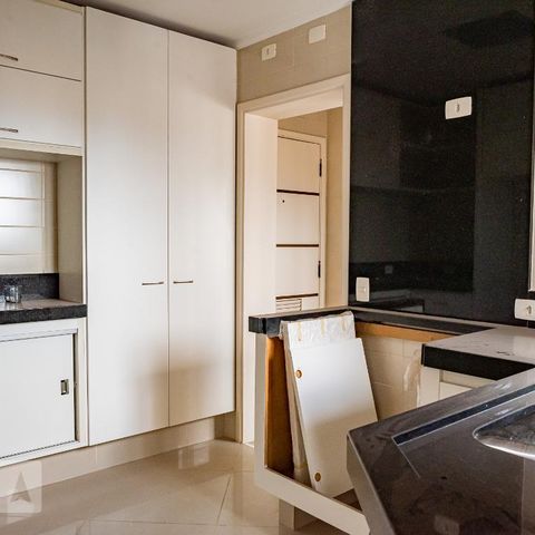 Apartamento à venda com 330m², 4 quartos e 4 vagasCozinha
