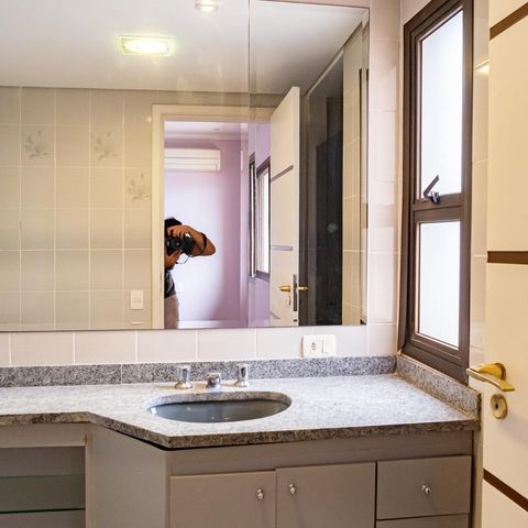 Apartamento à venda com 330m², 4 quartos e 4 vagasBanheiro 2 - Suíte