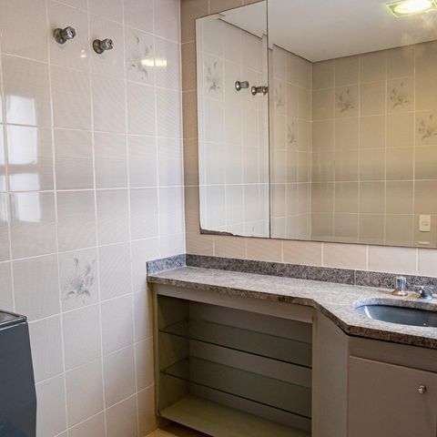 Apartamento à venda com 330m², 4 quartos e 4 vagasBanheiro 2 - Suíte