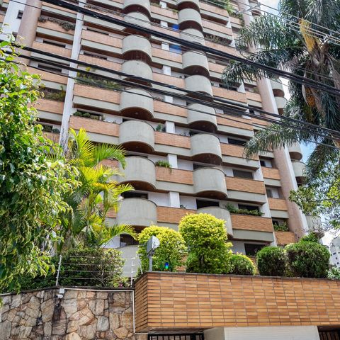 Apartamento à venda com 330m², 4 quartos e 4 vagasFachada 