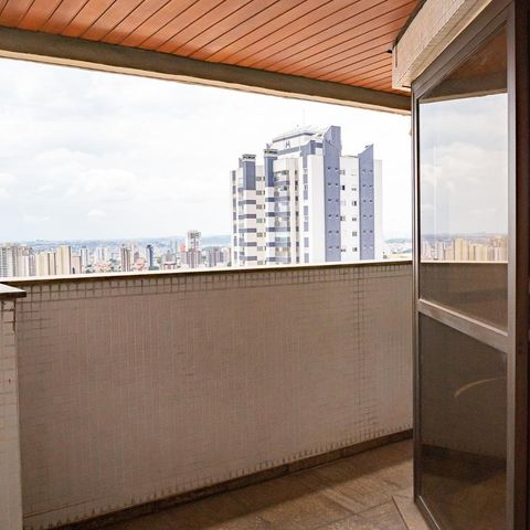 Apartamento à venda com 330m², 4 quartos e 4 vagasCobertura - Varanda